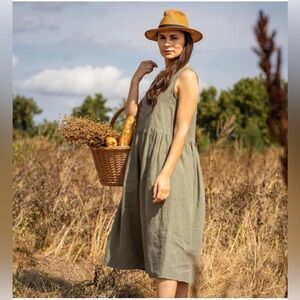 Sleeveless Light Green Dress